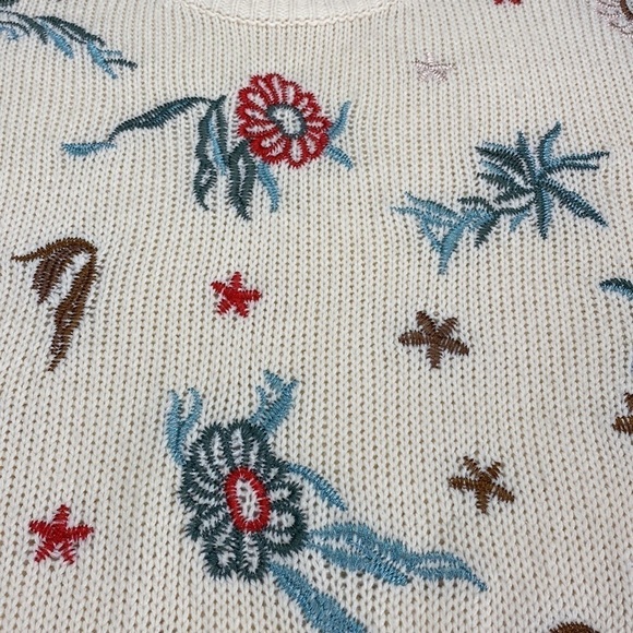 Easel Los Angeles Women's Size Small Floral Embroidered Oversized Cream Sweater - Picture 9 of 17